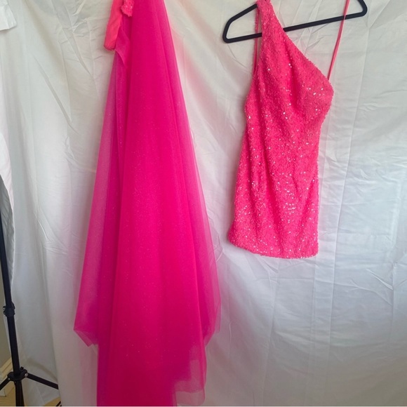 Hot pink prom dress with detachable train - Picture 6 of 6